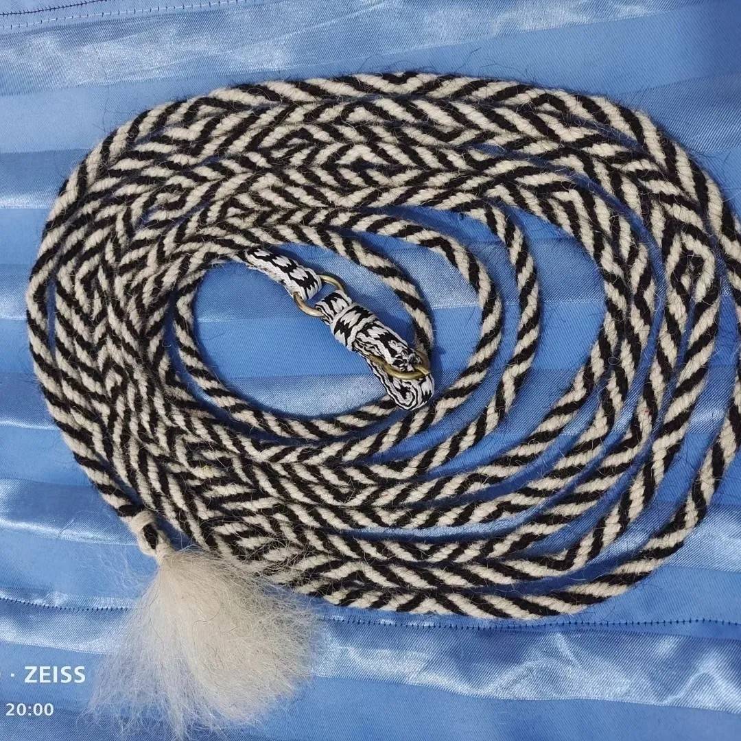 Black and white 5 meters